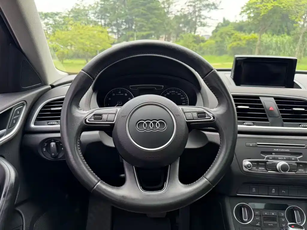 Audi Q3 2017 — фото 8