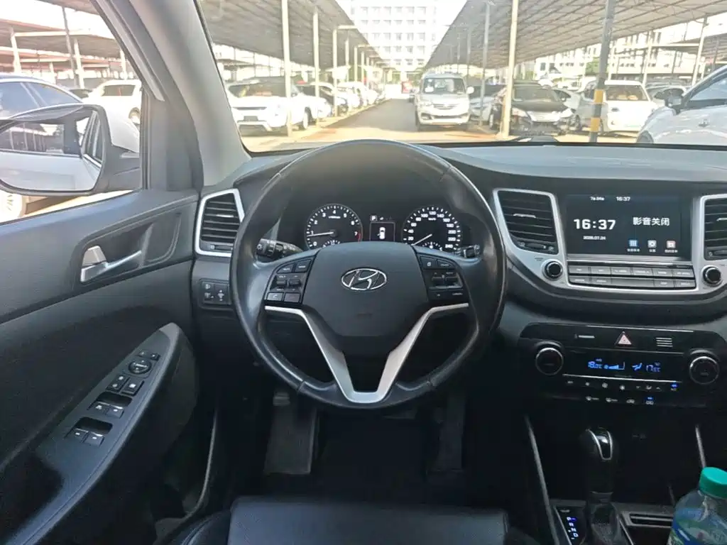 Hyundai Tucson 2017 — фото 11