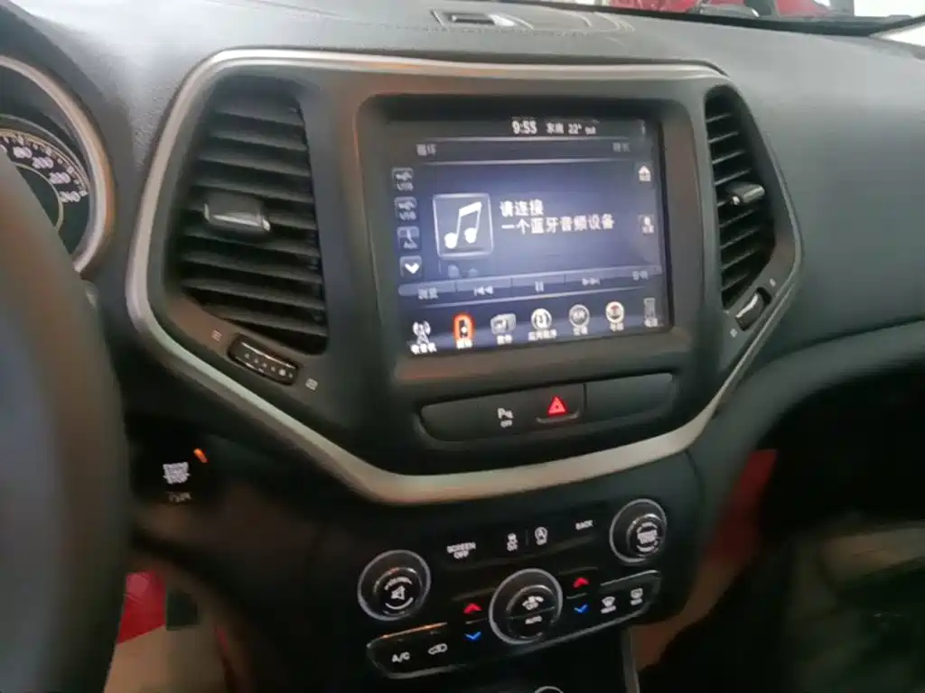 Jeep Cherokee 2018 — фото 13