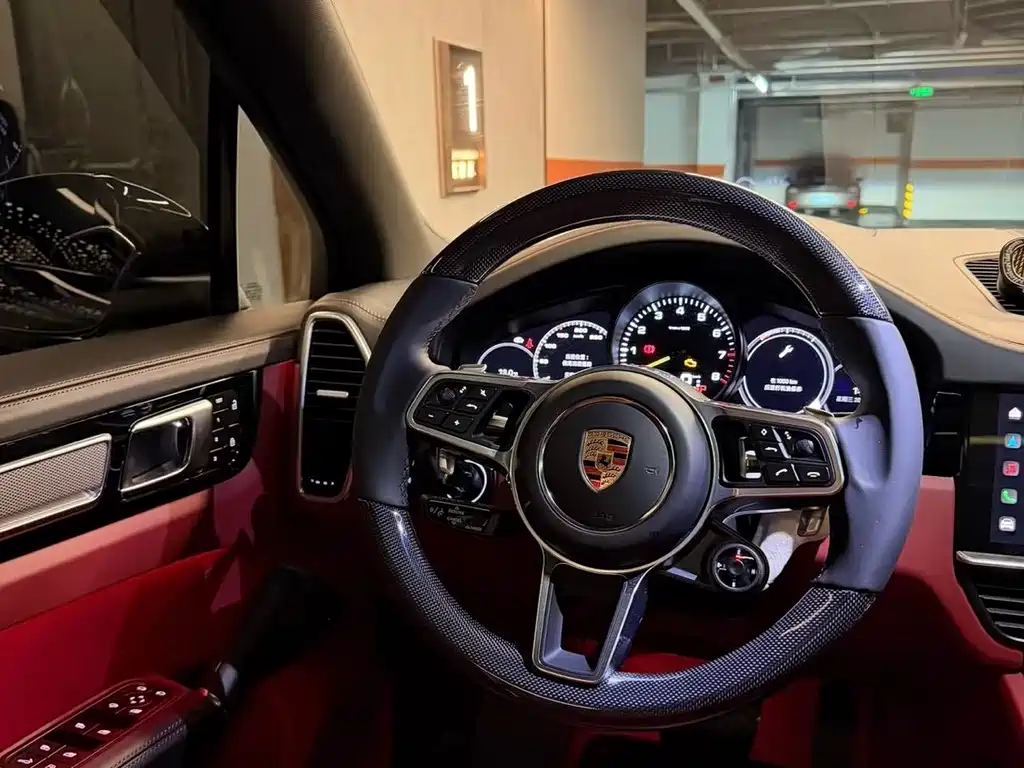 Porsche Cayenne Hybrid 2022