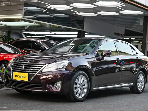 Toyota Crown 2012