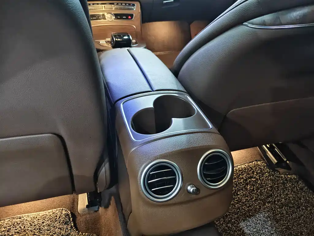 Mercedes-Benz E-Class 2018 — фото 11
