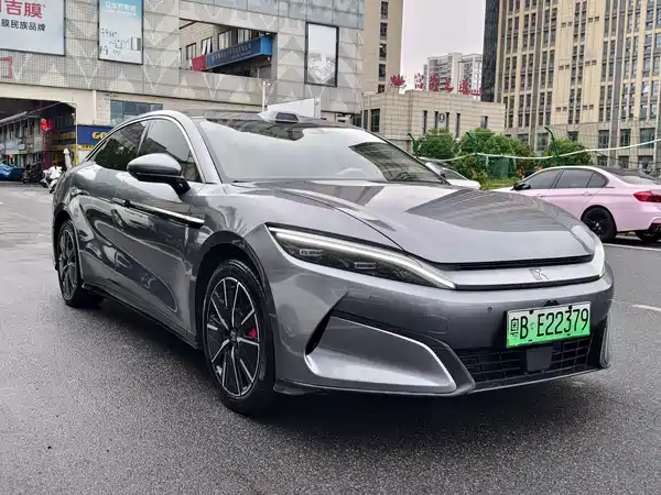 BYD Han L 2025