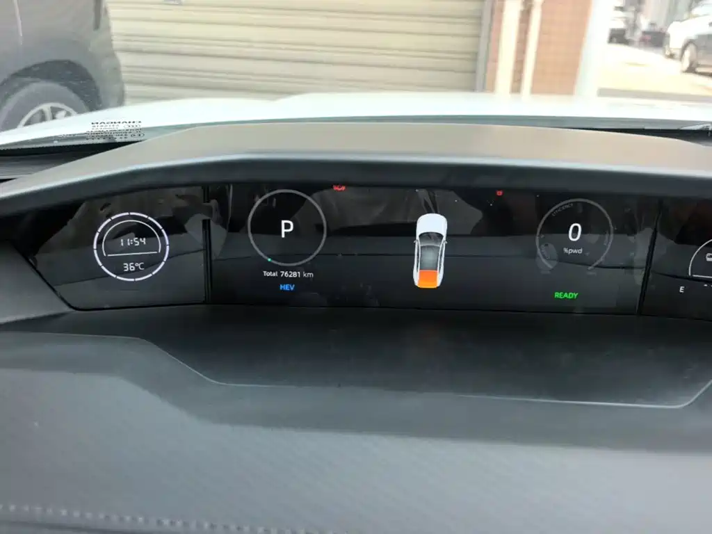 Changan UNI-V Smart Electric Idd 2023 — фото 12
