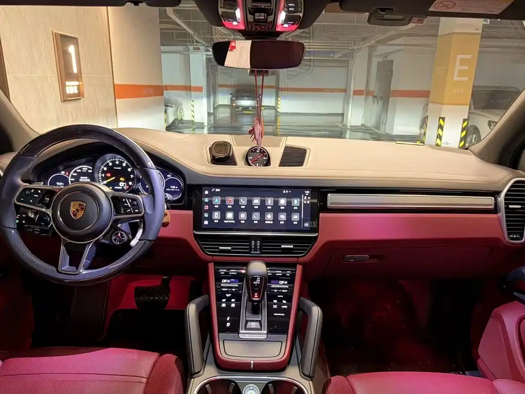 Porsche Cayenne Hybrid 2022