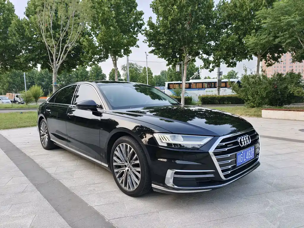 Audi A8 2019 — фото 8