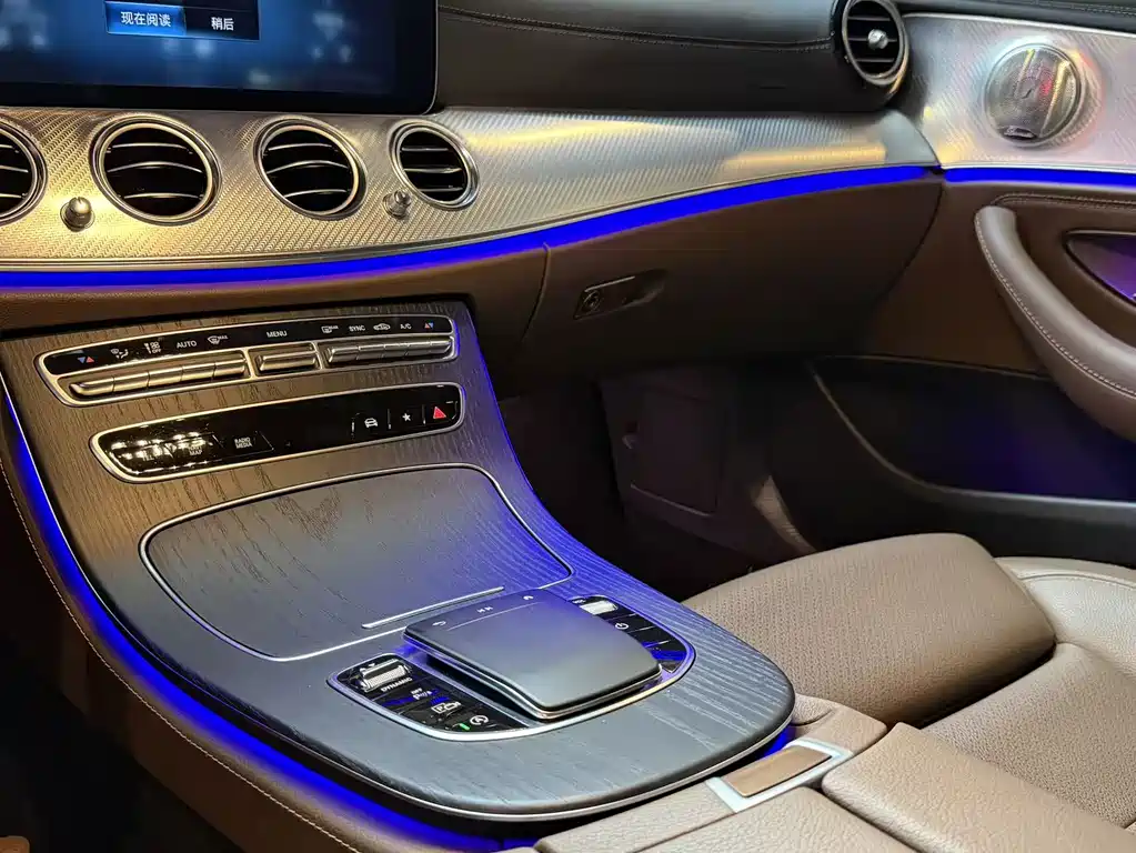 Mercedes-Benz E-Class 2023 — фото 10