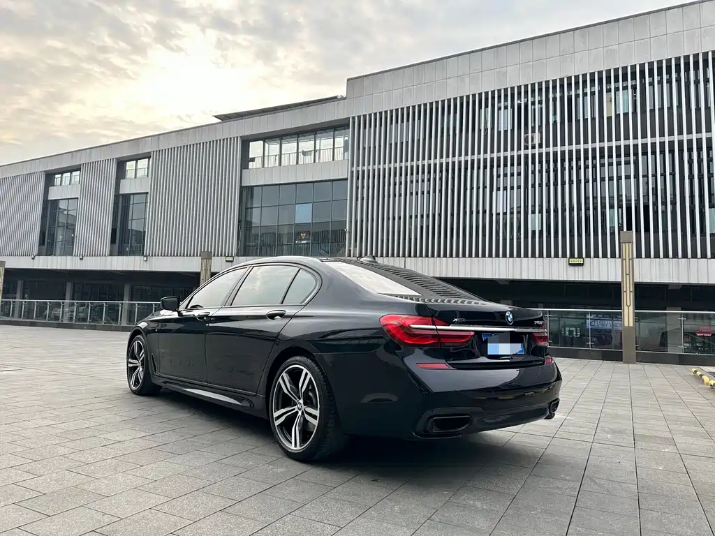 BMW 7 Series 2018 — фото 4