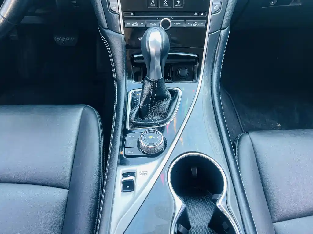 Infiniti Q50L 2017 — фото 15