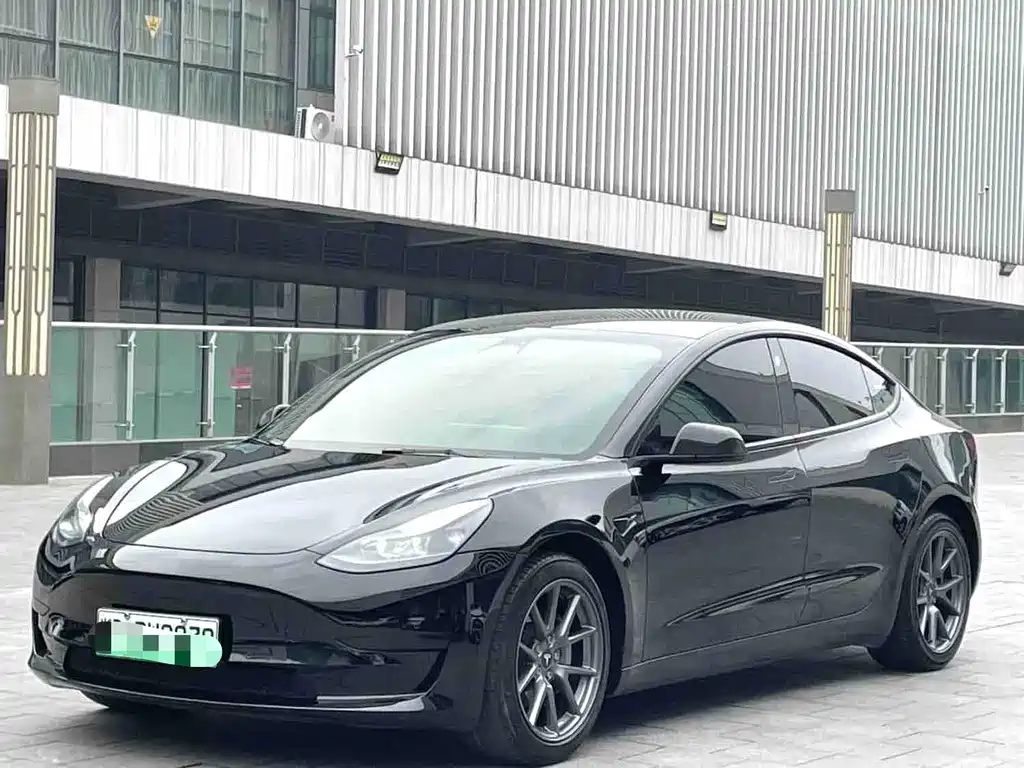 Tesla Model 3 2023 — фото 1