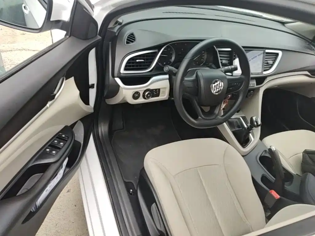 Buick Excelle 2017 — фото 16