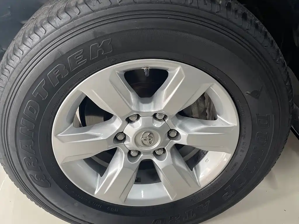 Toyota Prado 2016 — фото 10