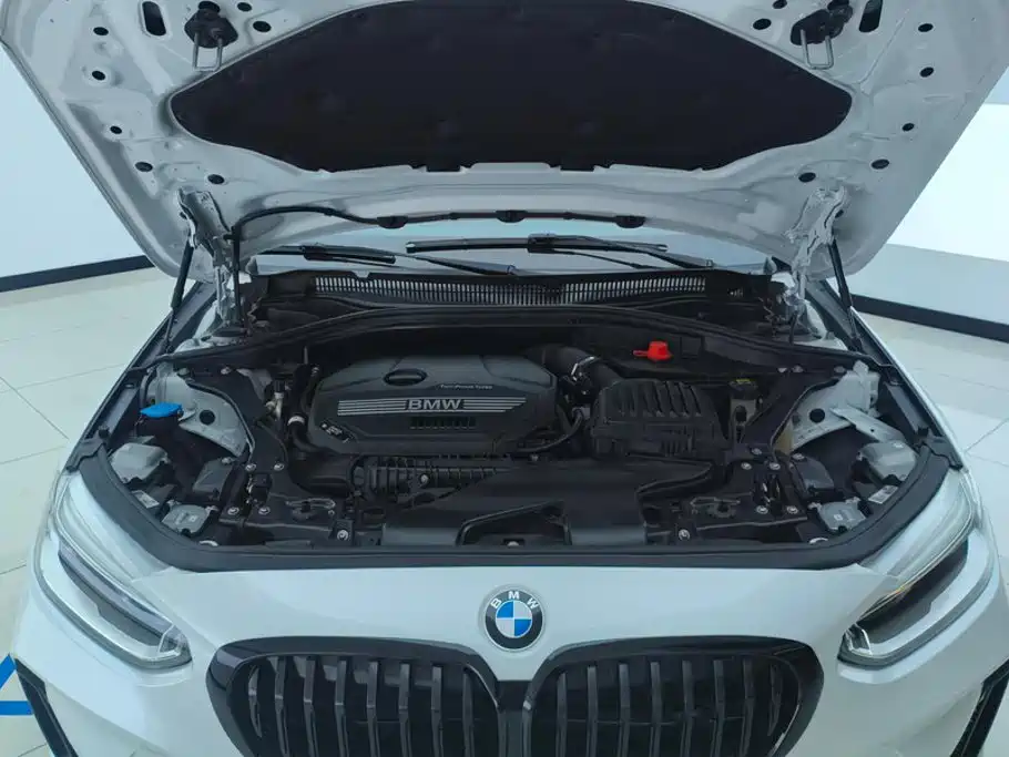 BMW 1 Series 2021 — фото 10