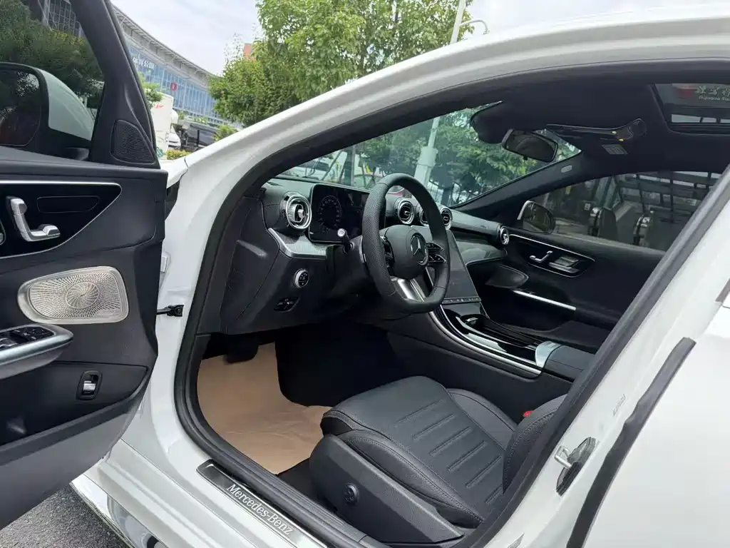 Mercedes-Benz C-Class 2025
