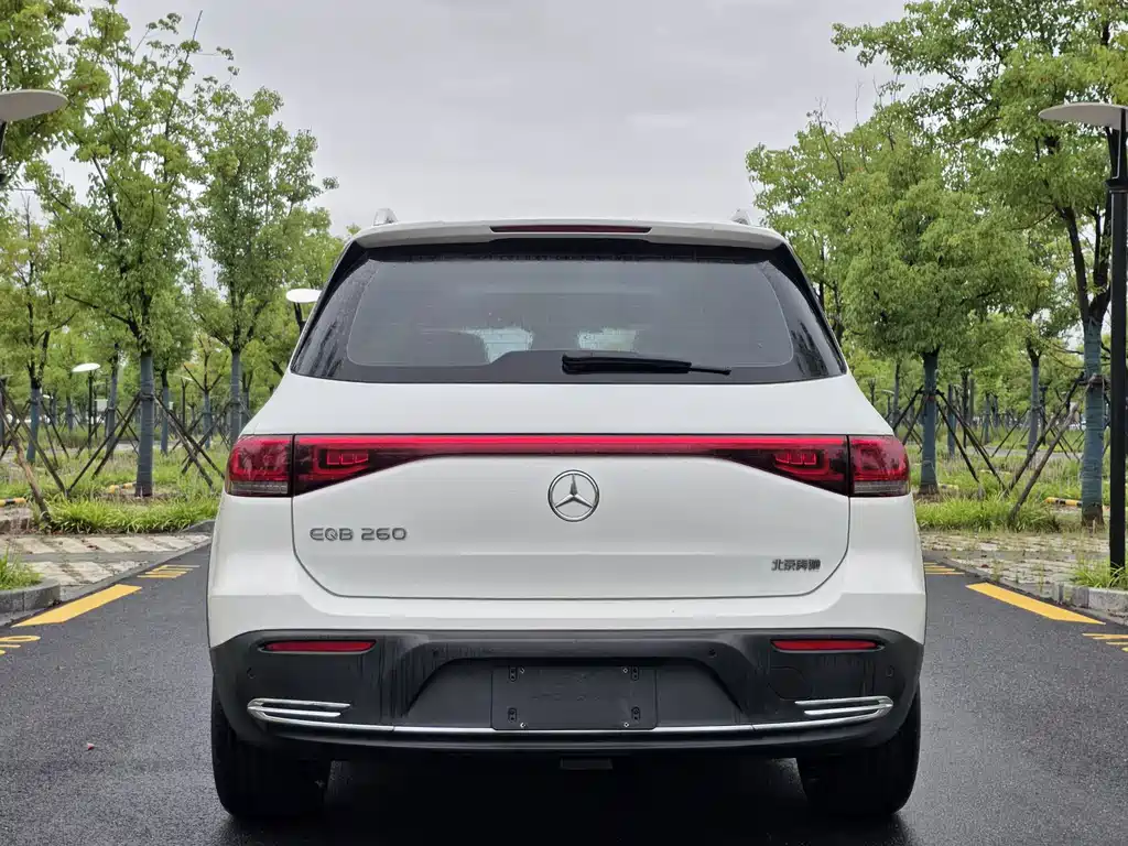 Mercedes-Benz EQB 2023