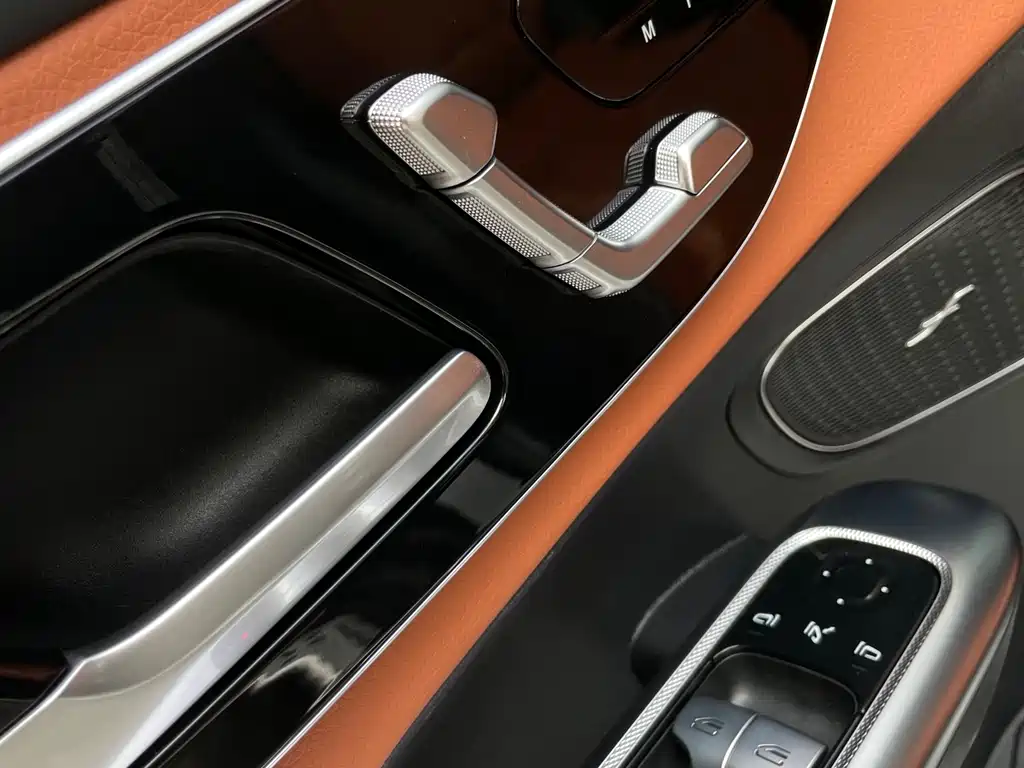 Mercedes-Benz GLC 2024 — фото 12