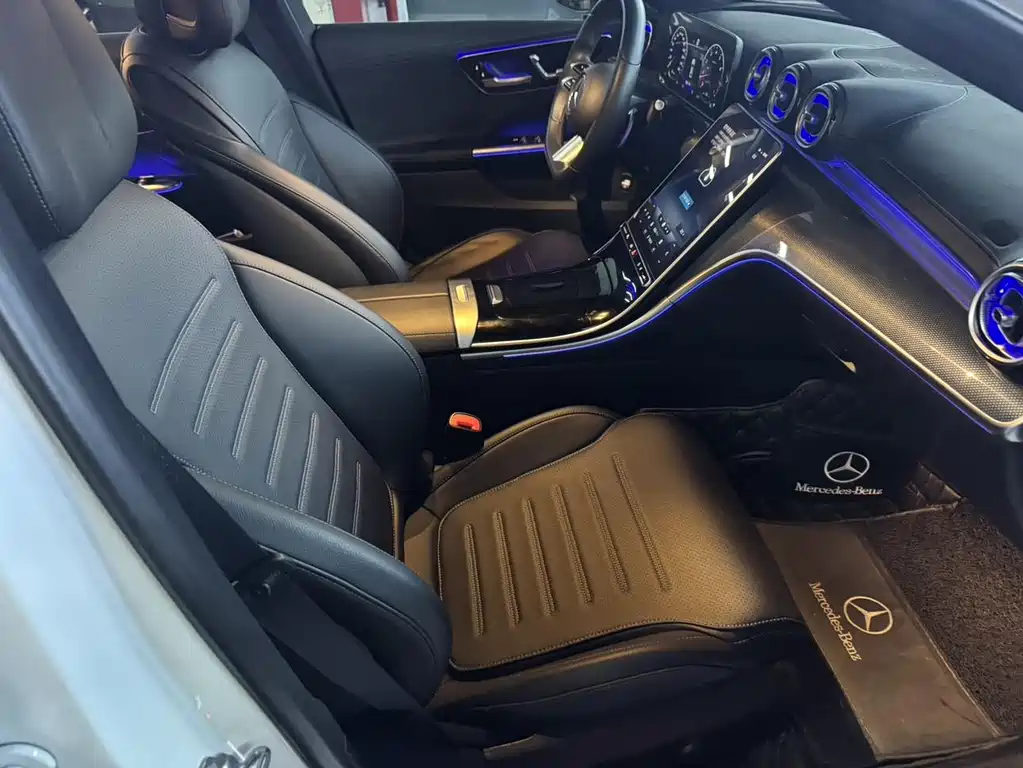 Mercedes-Benz C-Class 2023 — фото 7