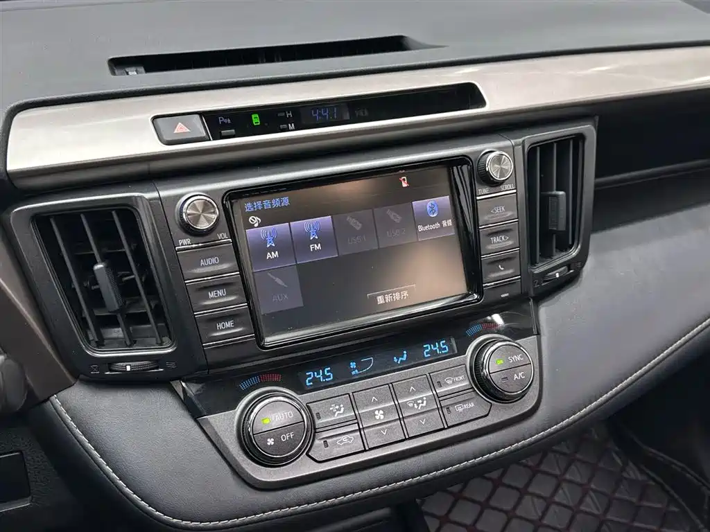 Toyota RAV4 2016 — фото 14