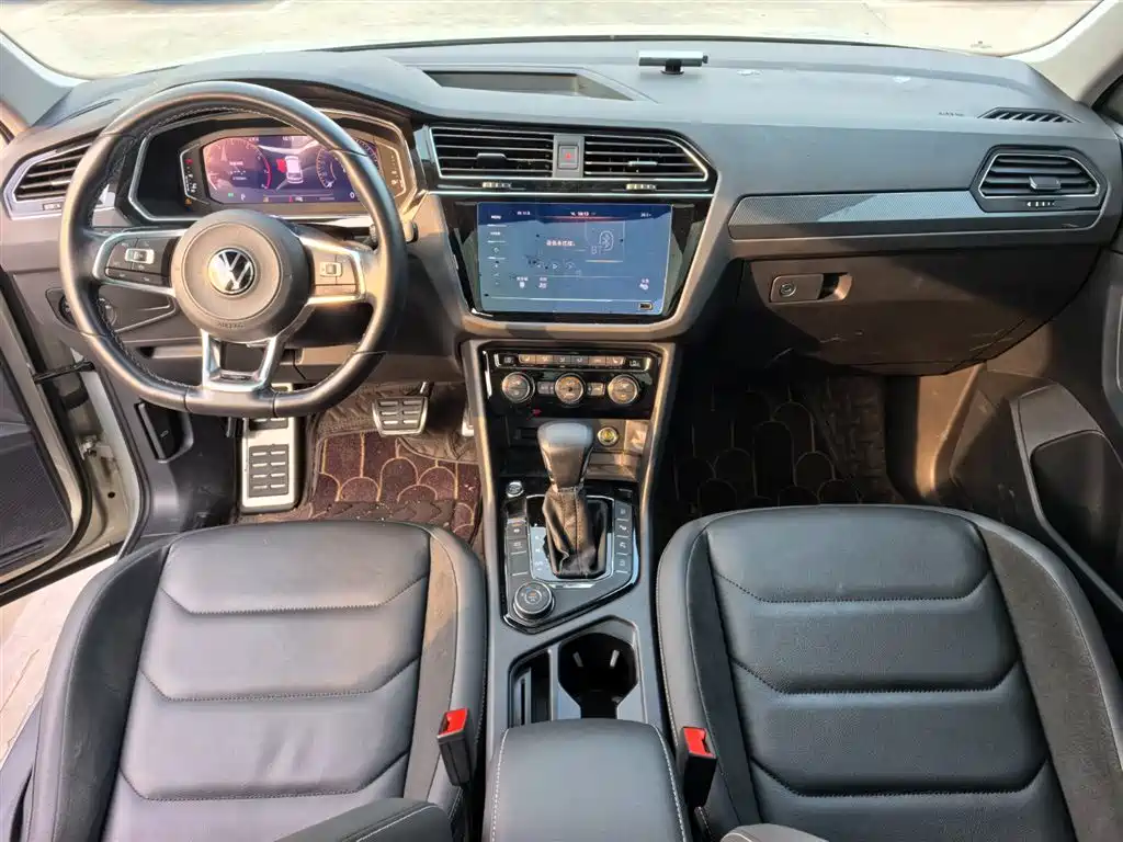 Volkswagen Tiguan L 2021 — фото 10