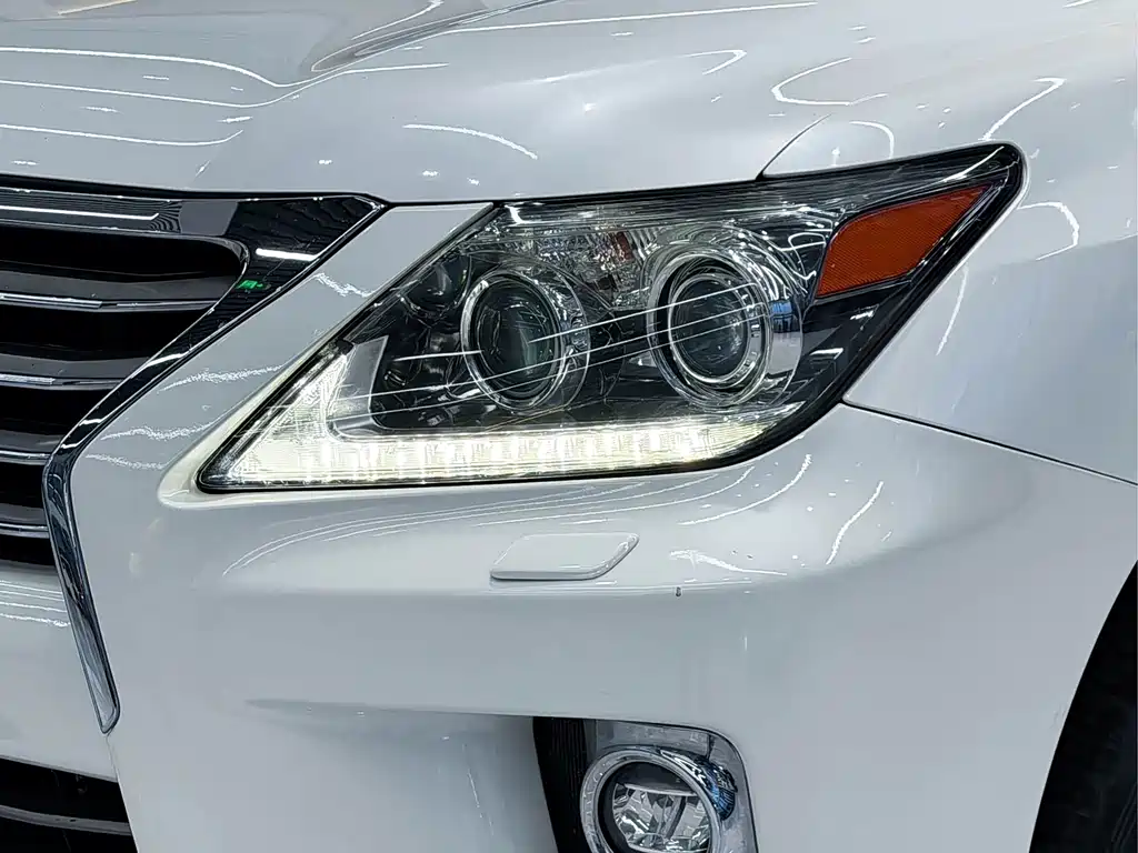 Lexus LX 2014 — фото 11