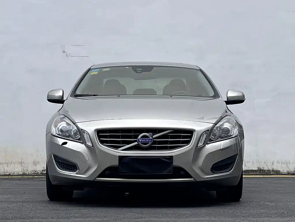 Volvo S60 2013 — фото 2