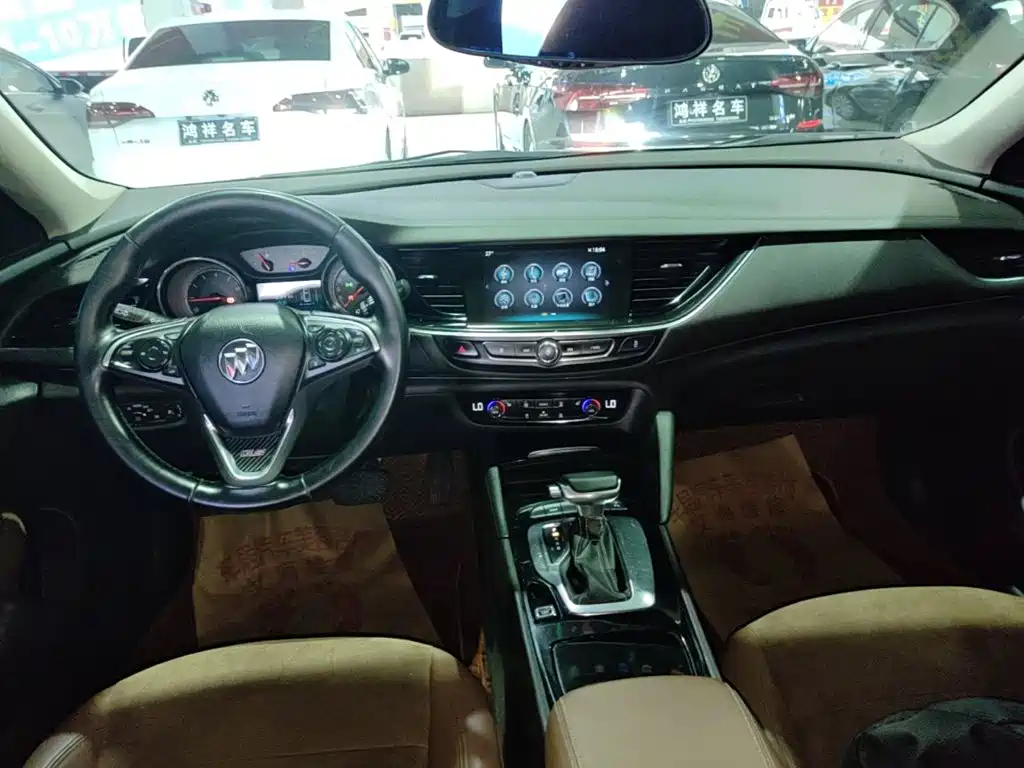 Buick Regal 2018 — фото 10