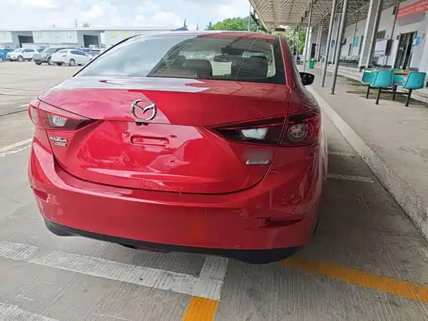 Mazda 3 Axela 2016