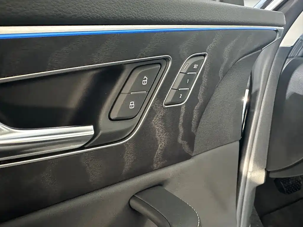 Audi Q8 2025 — фото 13