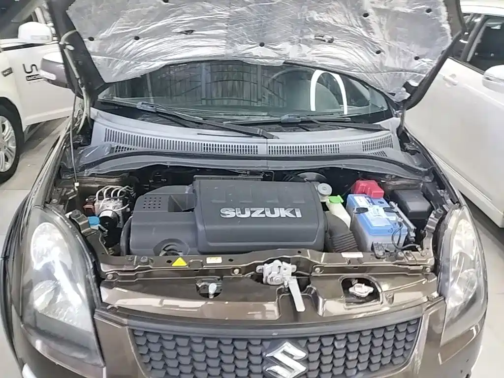 Suzuki Swift 2015 — фото 20