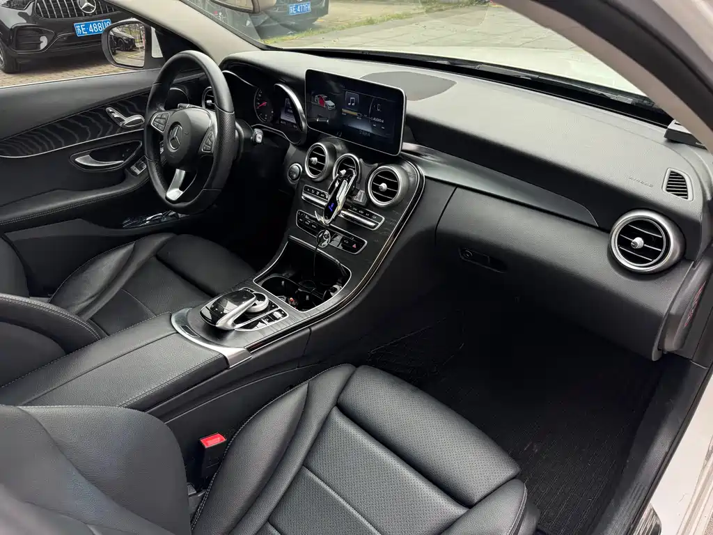 Mercedes-Benz C-Class 2016 — фото 19
