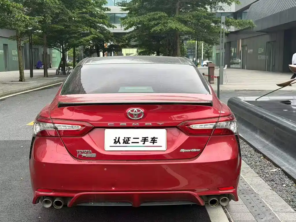 Toyota Camry 2018 — фото 4