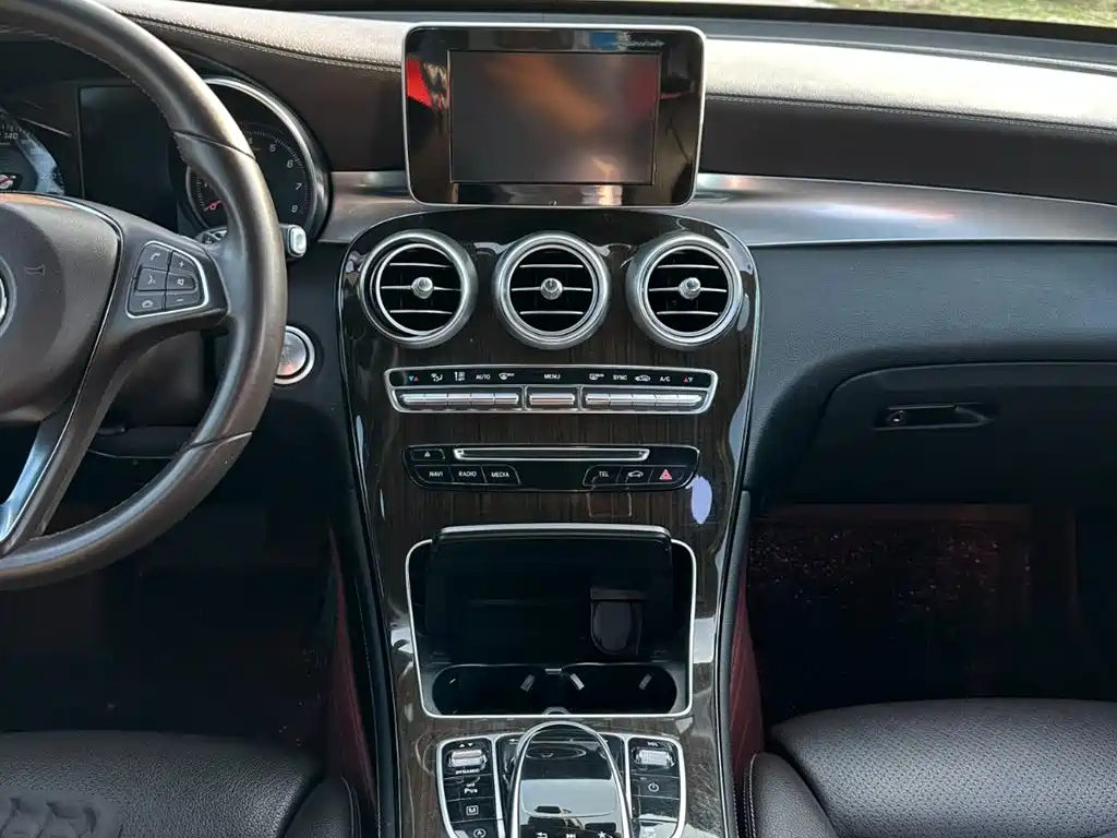 Mercedes-Benz GLC 2019 — фото 20