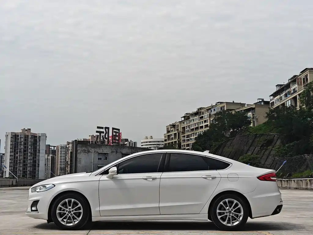 Ford Mondeo 2019 — фото 9