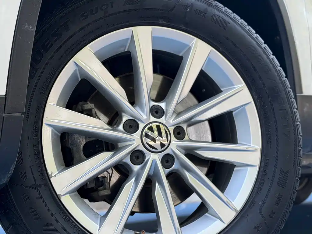 Volkswagen Tiguan 2018 — фото 8