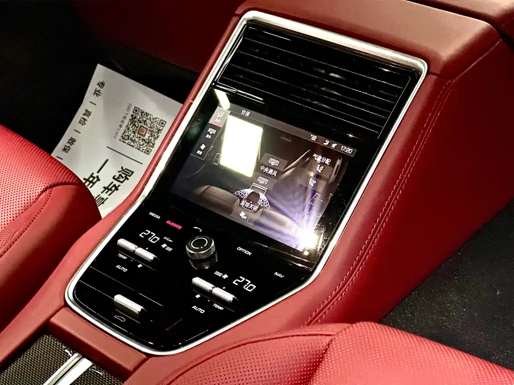 Porsche Panamera 2019 — фото 28