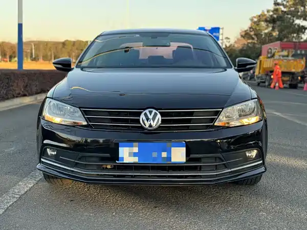 Volkswagen Sagitar 2018