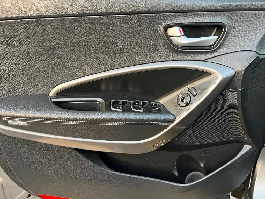 Hyundai Santa Fe 2015 — фото 16