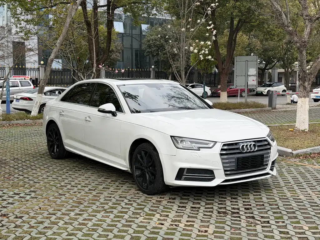 Audi A4L 2017 — фото 3