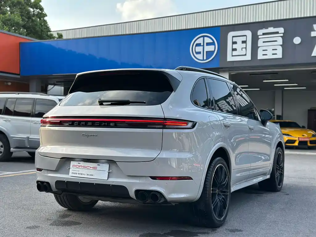 Porsche Cayenne 2015 — фото 20