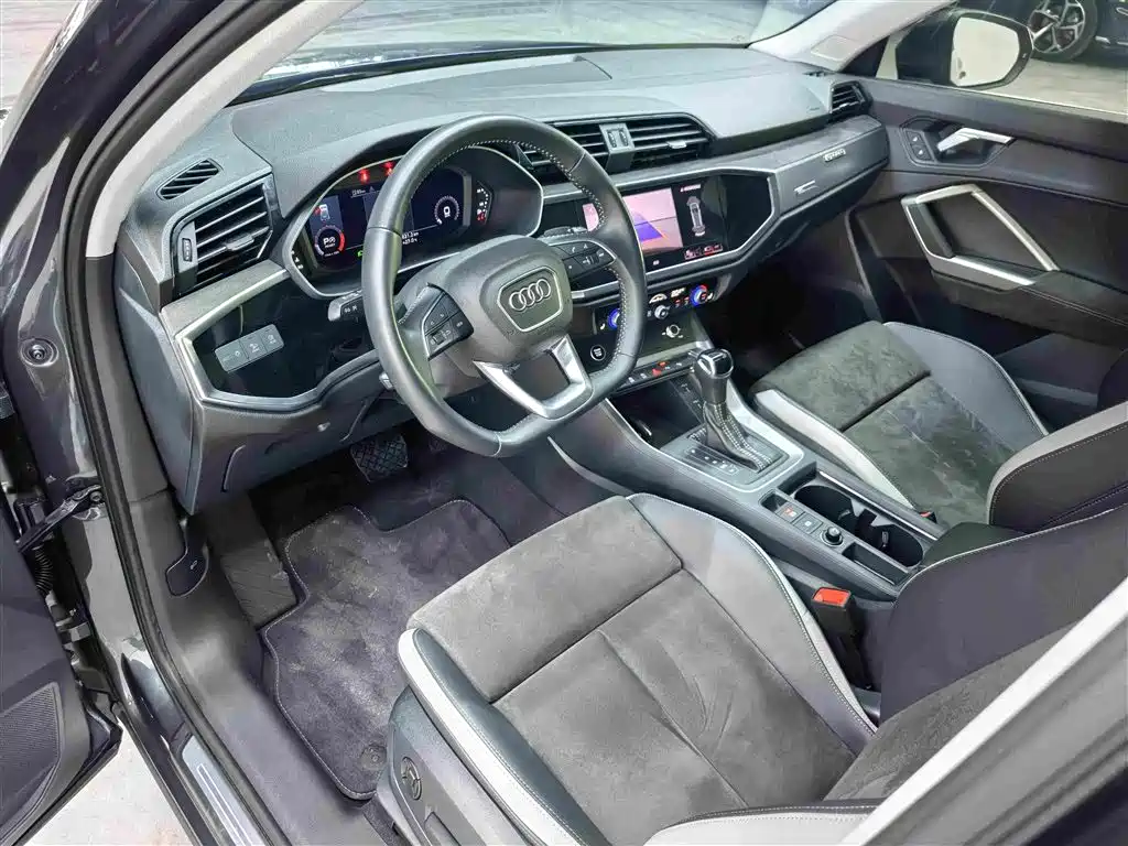 Audi Q3 2021 — фото 10
