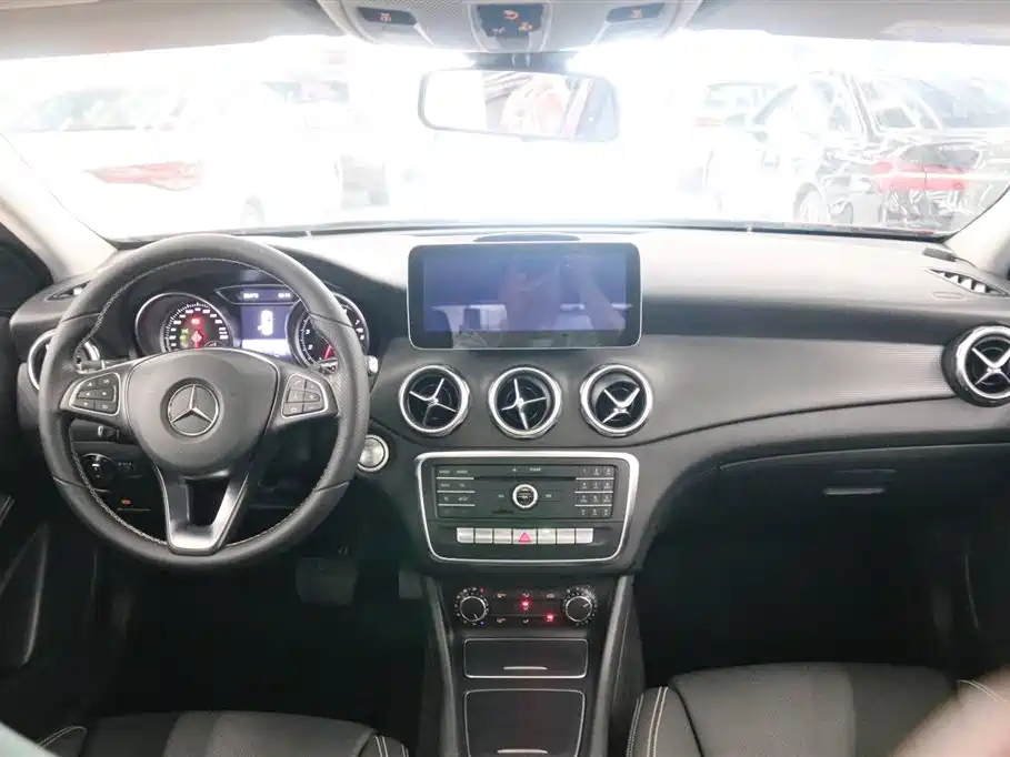 Mercedes-Benz GLA 2017 — фото 5