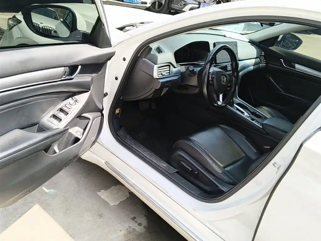 Honda Accord 2022 — фото 16