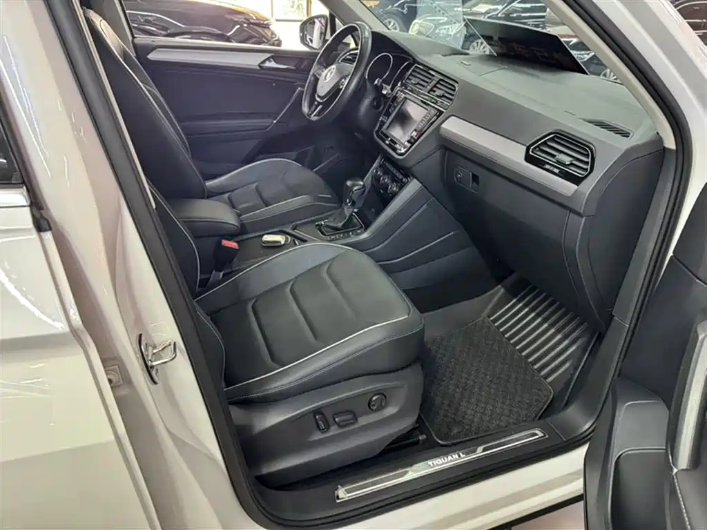 Volkswagen Tiguan L 2017 — фото 16