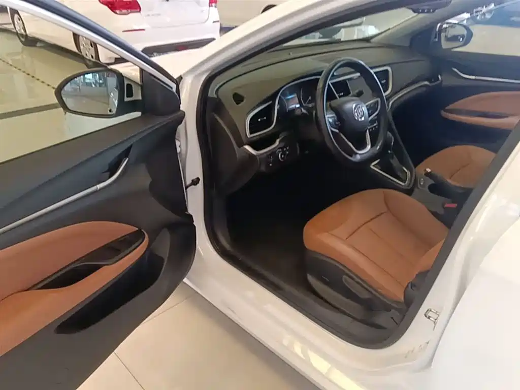 Buick Excelle 2018 — фото 16