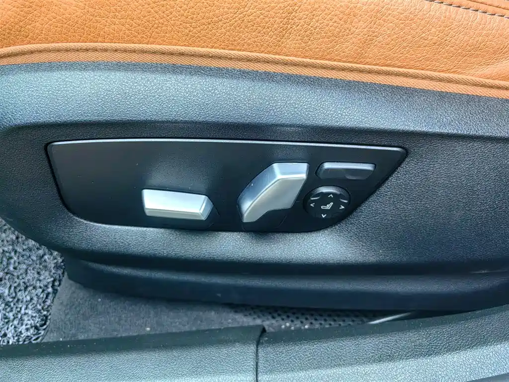 BMW 6 Series GT 2024 — фото 10