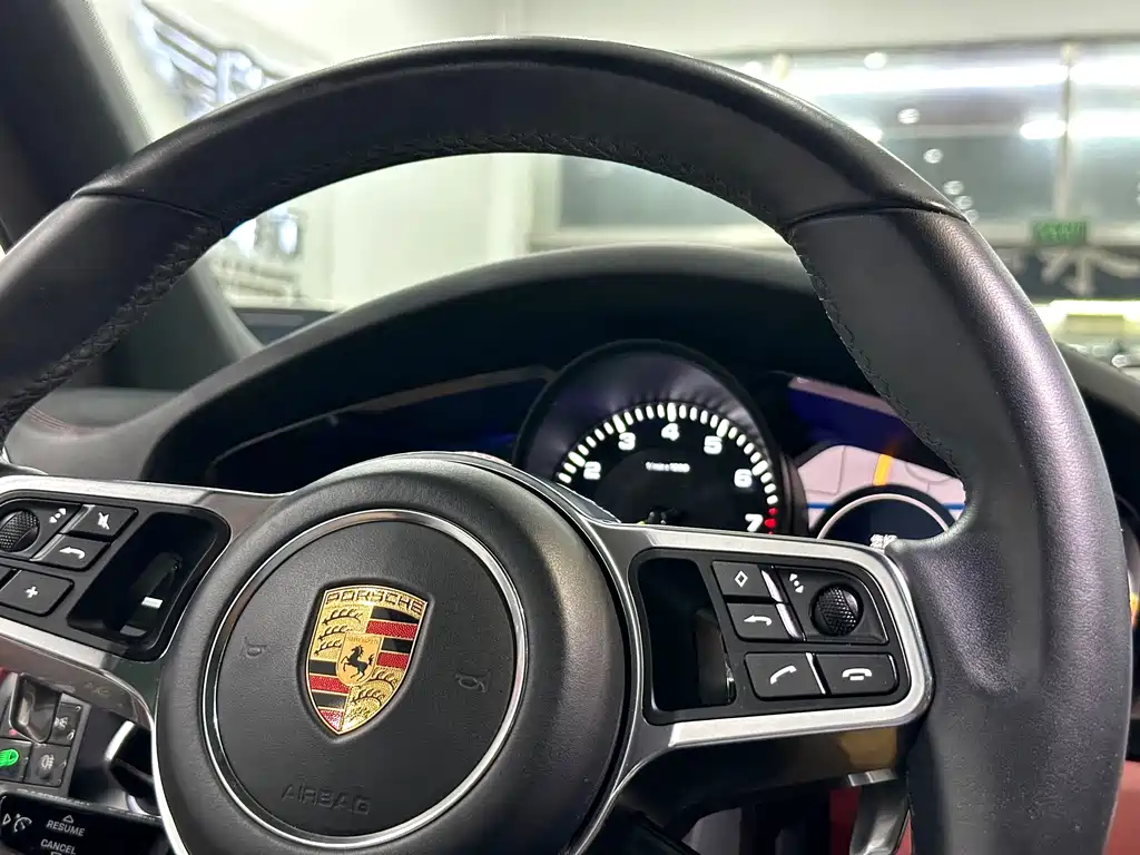 Porsche Cayenne New Energy 2019 — фото 20
