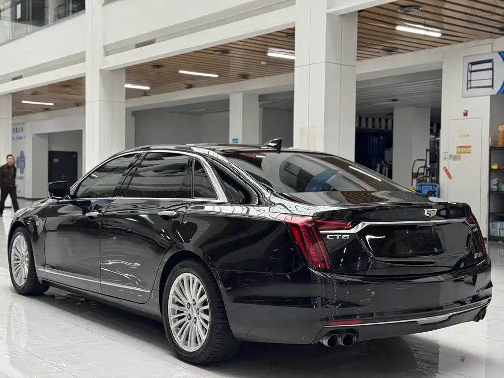 Cadillac CT6 2019 — фото 6