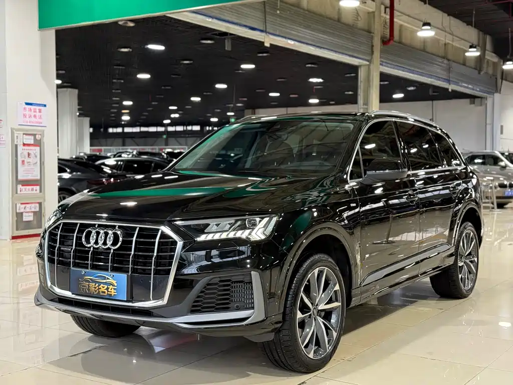 Audi Q7 2024 — фото 1