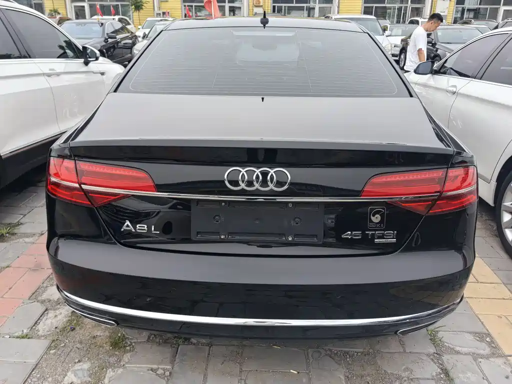 Audi A8 2016 — фото 7