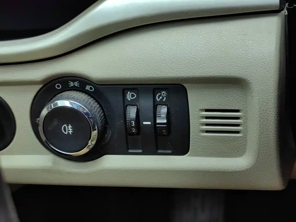 Buick Excelle GT 2017 — фото 21